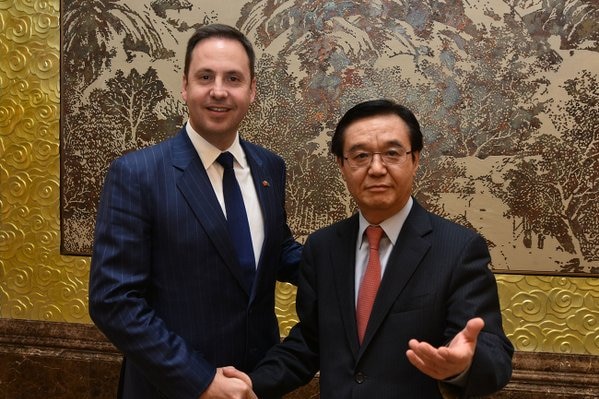 Steven Ciobo with Gao Hucheng