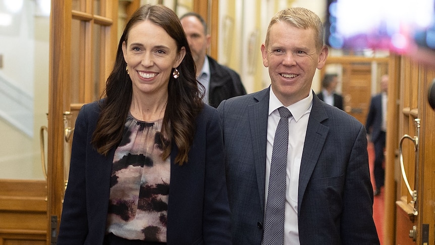 Chris Hipkins a été officiellement élu nouveau chef du Parti travailliste néo-zélandais, en remplacement du Premier ministre sortant Jacinda Ardern