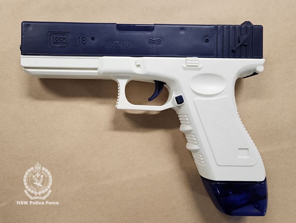 Replica water pistol online