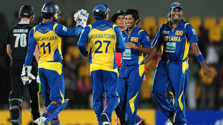 Jeevan Mendis (2R) grabbed three wickets to secure a series win for Sri Lanka.
