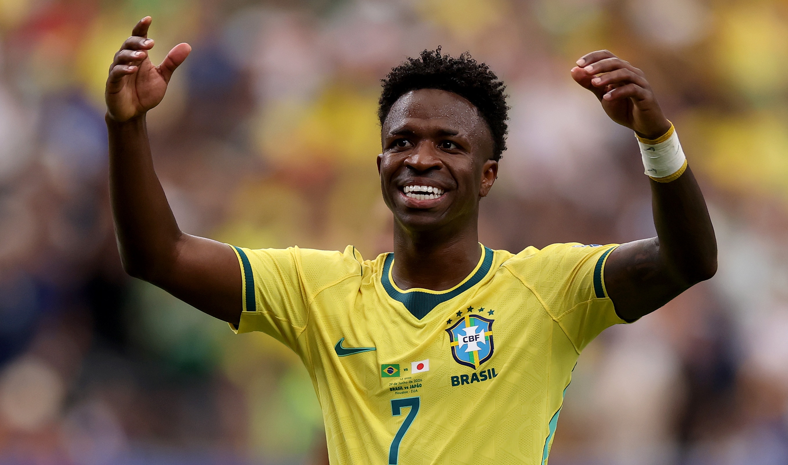 Vinícius Júnior holds up his hands