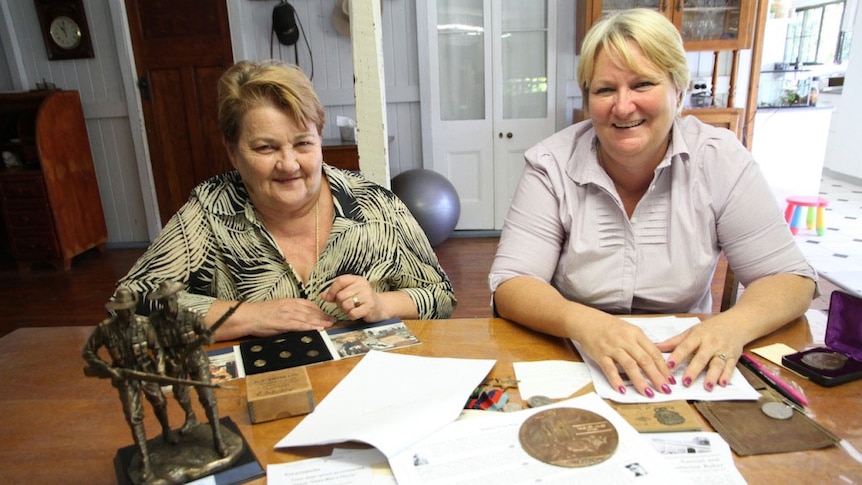 (LtoR) Jenny Slade and Kaye Kuhn with WWI 'dead man's pennies'