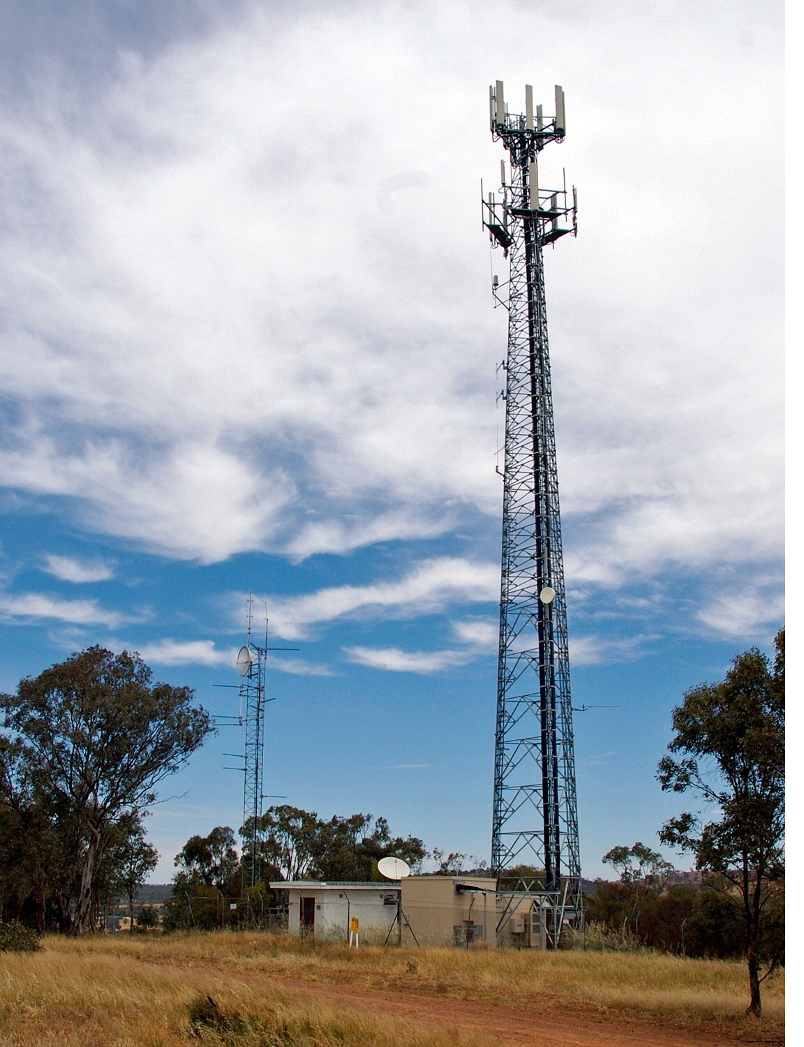 Антенну 5 джи. Антенну 5 джи. Антенна 5g. Вышки 5g излучатели. Вышки 5g.