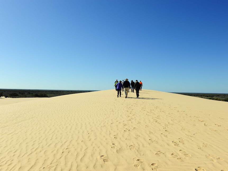 Tanya's tour to the dunes of Lake Mungo