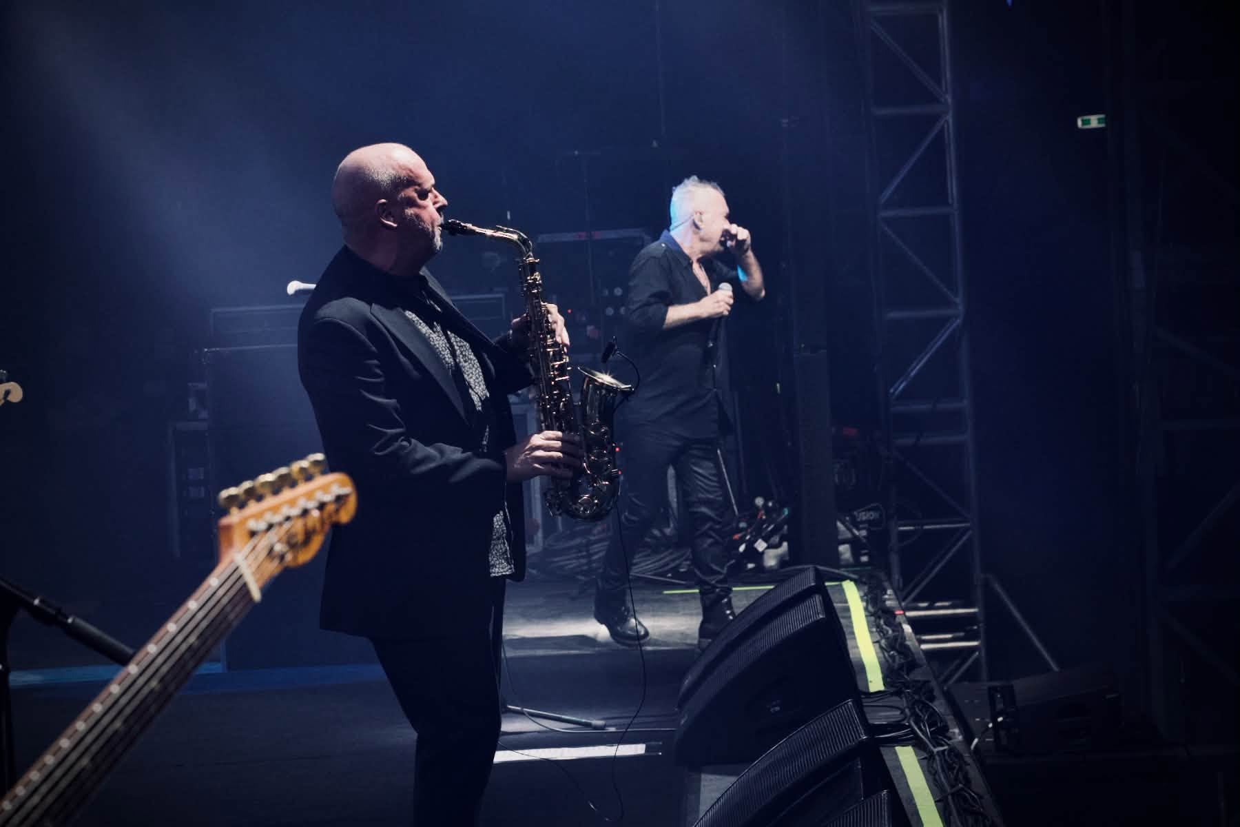 'Incredible musician': Cold Chisel saxophonist Andy Bickers dies from cancer