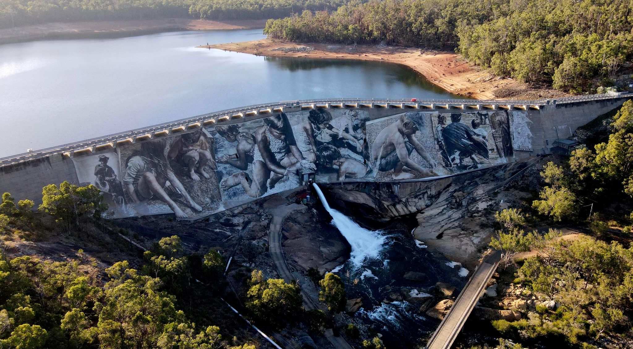 Massive Wellington Dam wall mural unveiled, boosting economy in Collie