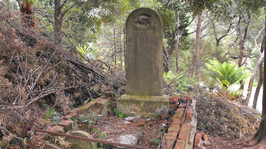 An old grave at the Queenstown Pioneer Cemetery