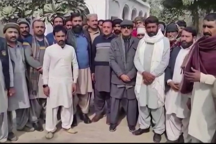 Relatives of Pakistan victims shot dead in Iran stand together 