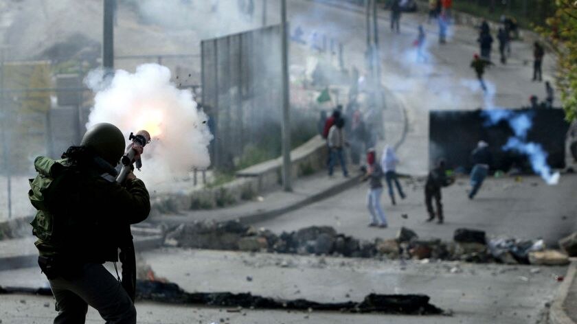 Tear gas fired at Palestinian protesters