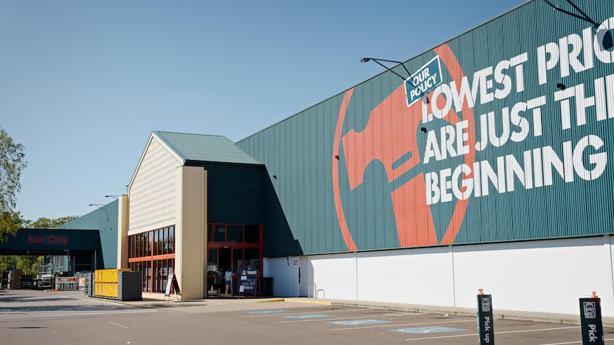 The outside of a Bunnings store in Darwin.