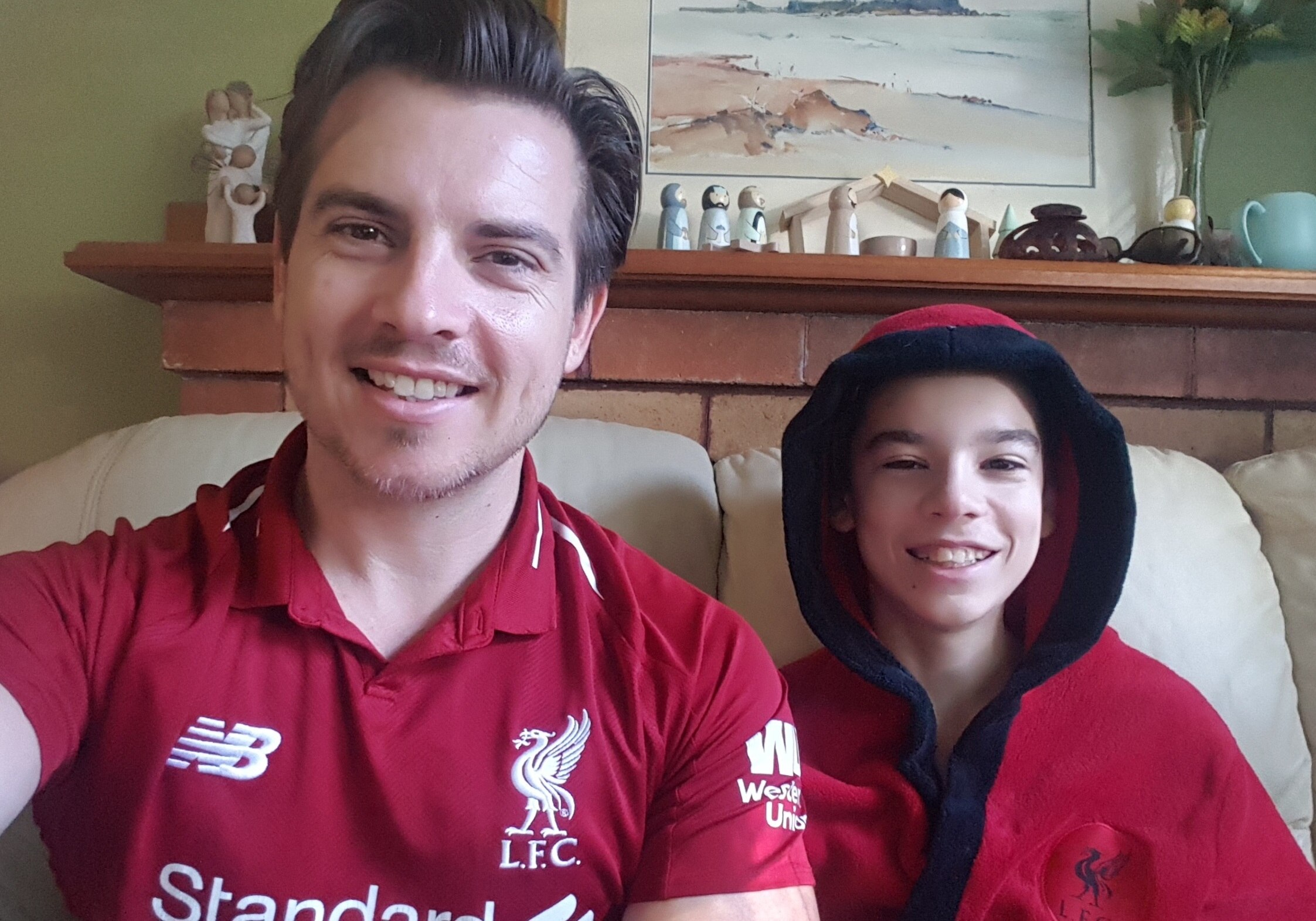 Mark Watson and Josh Watson pose for a selfie.