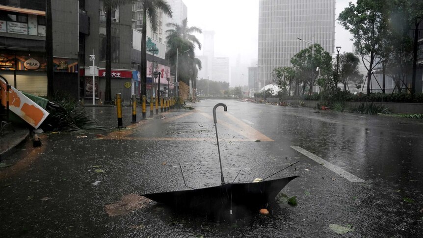 Typhoon Mangkhut makes landfall in Guangdong