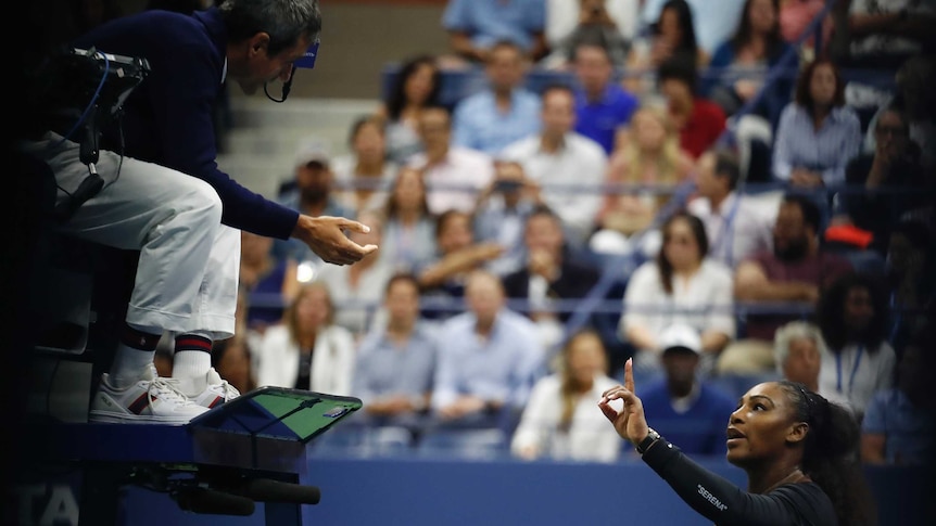 Serena Williams arguing with umpire