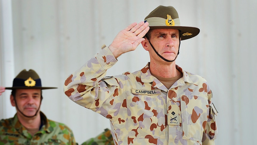 Senator challenges Australian Defence Force chief Angus Campbell to 'surrender' Afghanistan medal