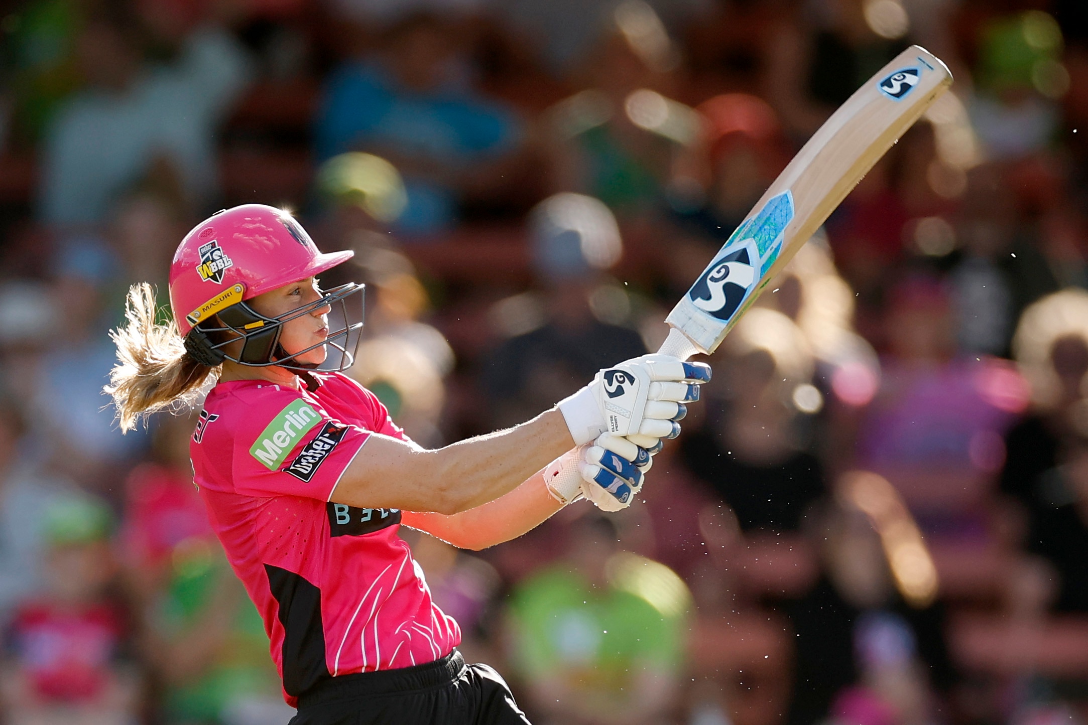 Ellyse Perry plays a pull shot