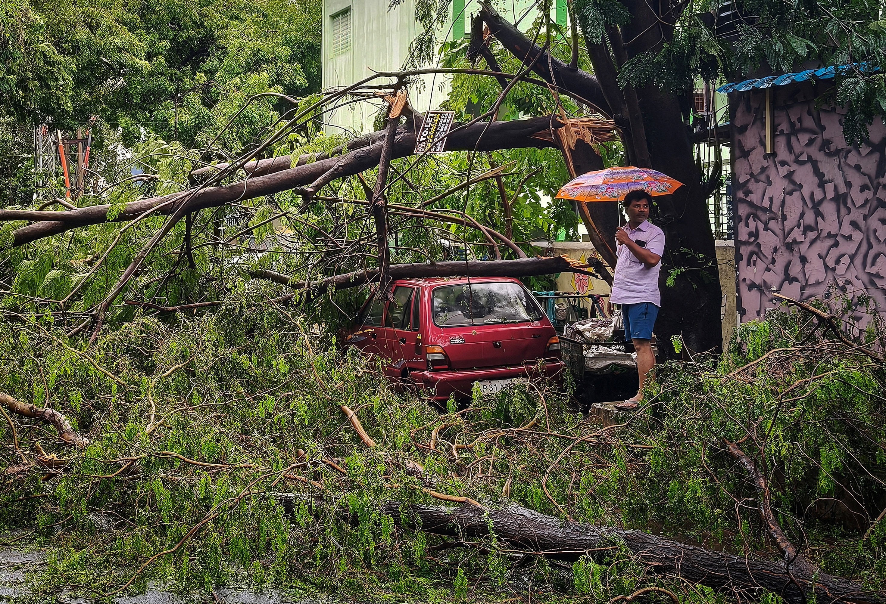 At least three killed as powerful Cyclone Arnab hits India's east coast