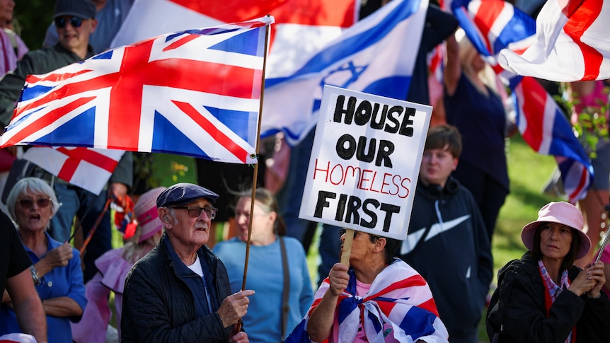 Anti-migrant protests continue after government sets out asylum reforms in the UK - ABC News