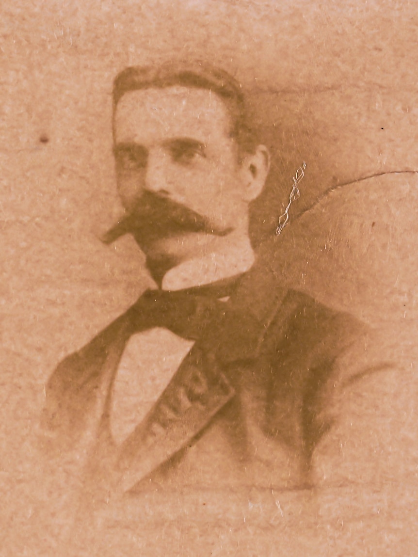 Archival photograph of Arthur Dungey, head and shoulders image