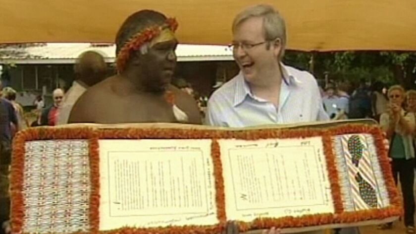 Galarrwuy Yunupingu presents Kevin Rudd with a petition