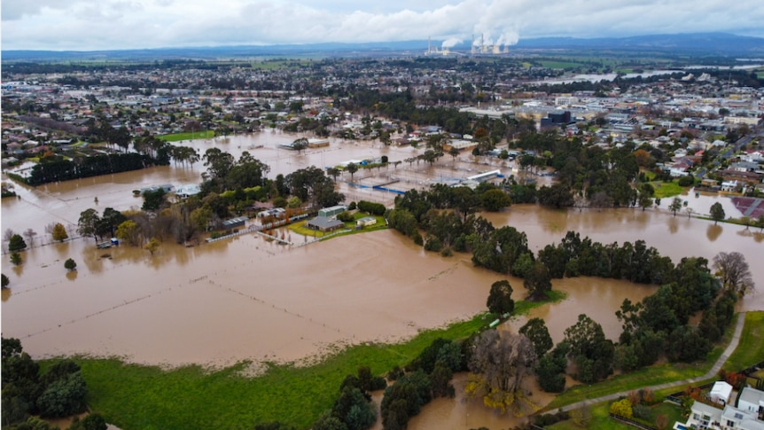 Traralgon tennis courts underwater