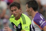Harry Kewell (L) says he 'technically' may have dived in Melbourne Victory's 4-1 loss to the Glory.