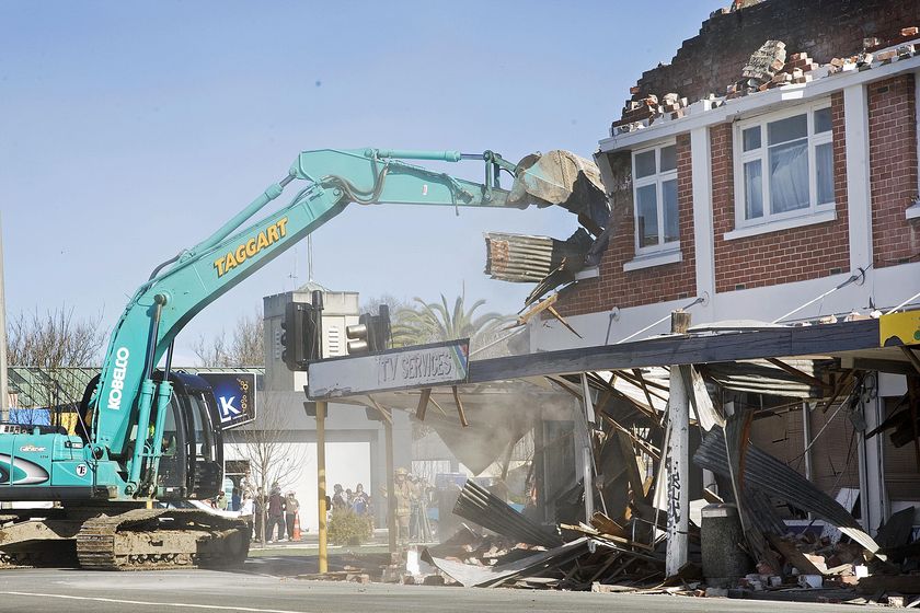 Aftershocks rattle Christchurch recovery efforts - ABC News