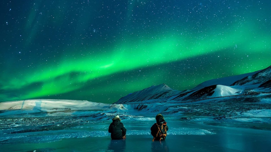 The Aurora Borealis, or Northern Lights, shimmer in the sky over northern Alaska. (Pixabay: Noel Bauza)