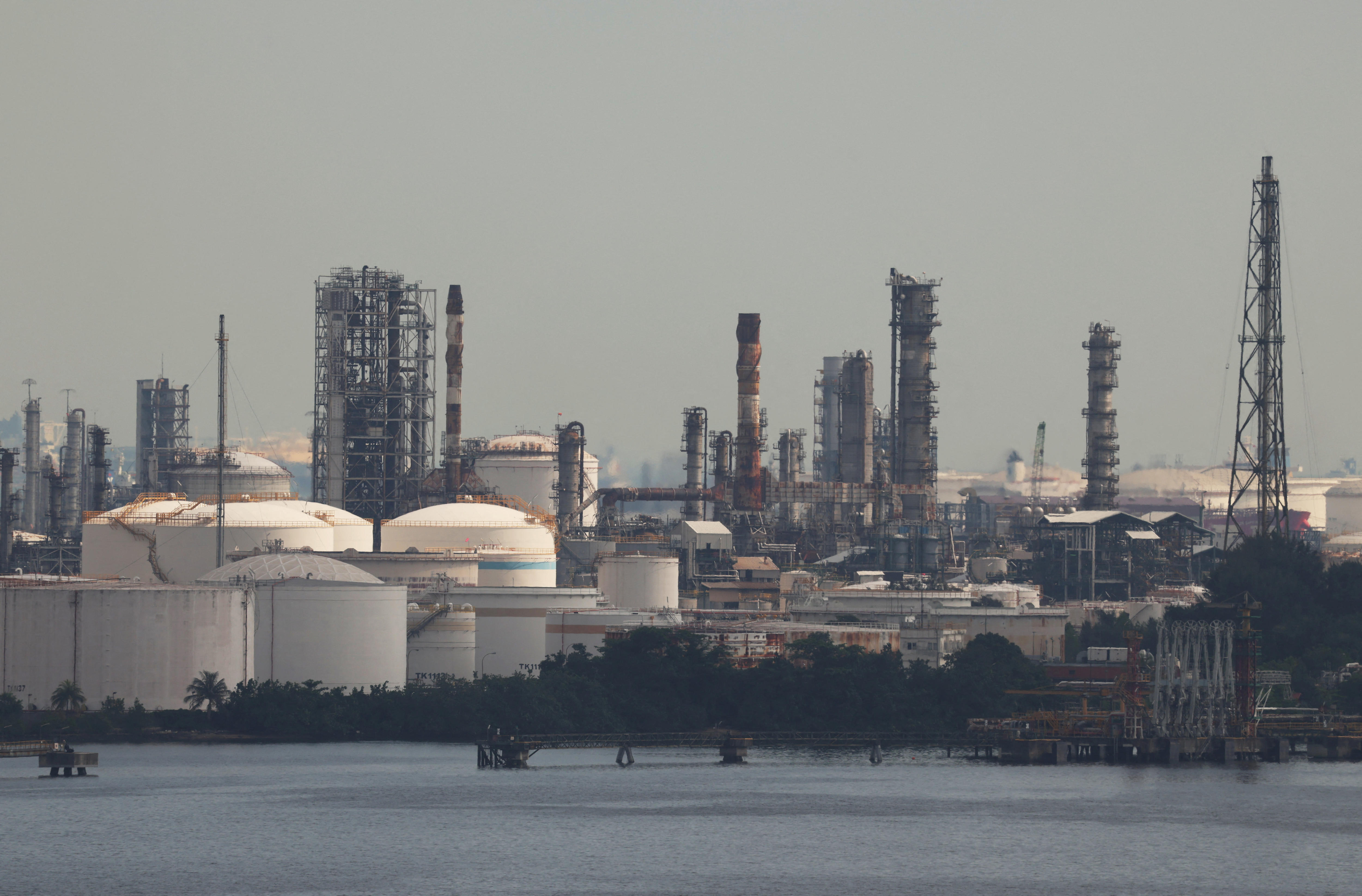 'Domino effect': Why Singapore's oil shock will play out in Australia