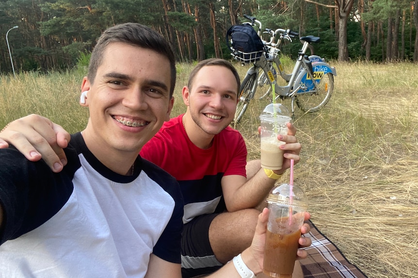 Vladyslav Guz and Oleksandr Soloviov enjoying a picnic in Perth