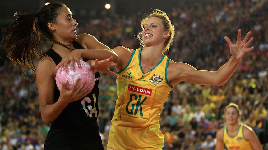Maria Tutaia and Laura Geitz competing for the ball. NZ v AUS netball.