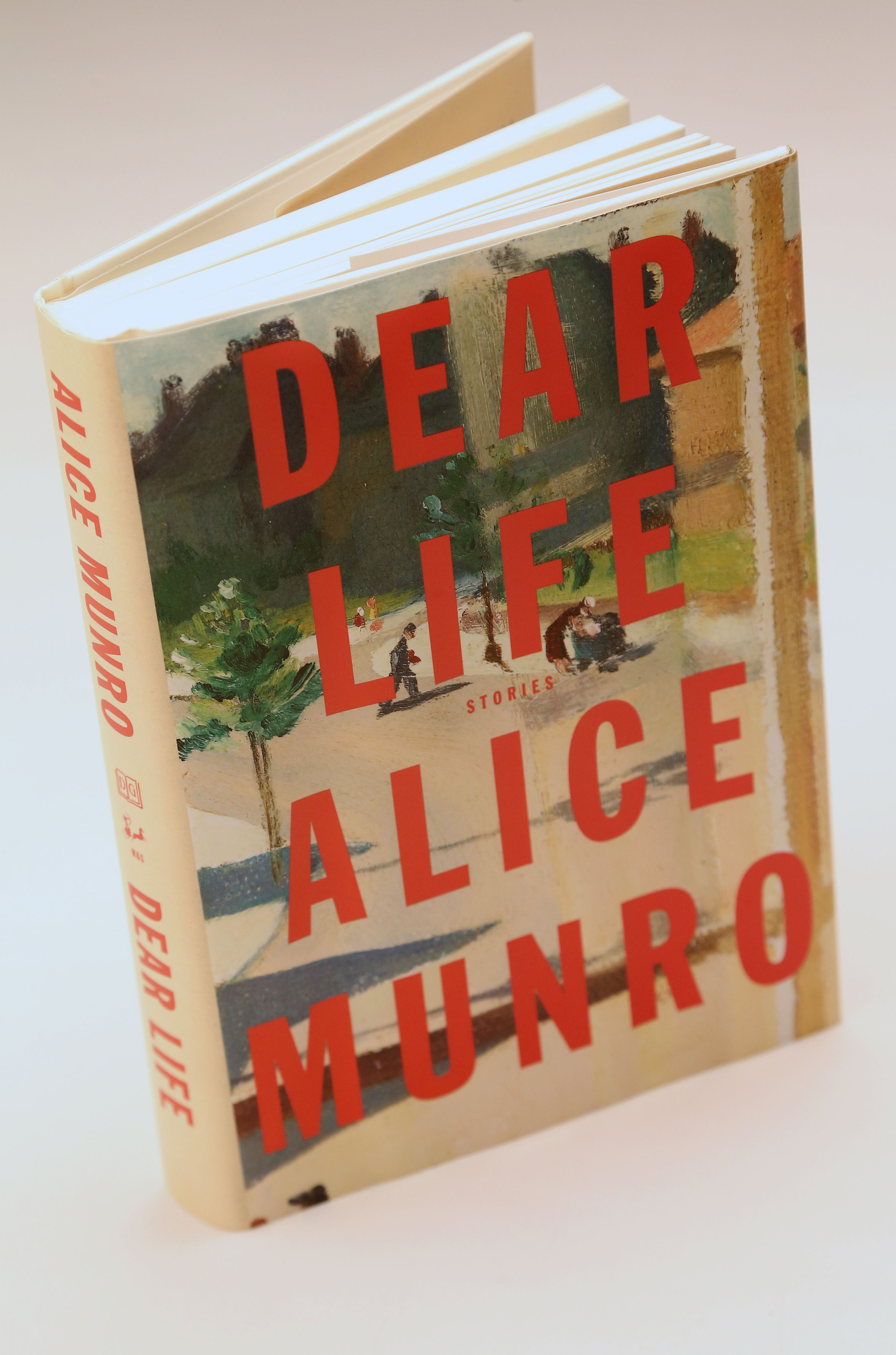 The front cover of Dear Life by Alice Munro