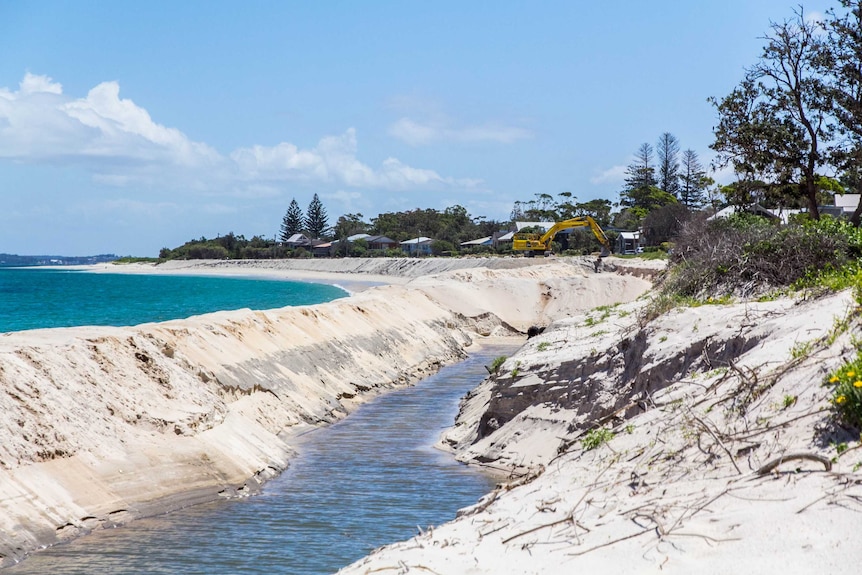 A total of 20,000 cubic metres of sand has been placed on Jimmys Beach at Port Stephens.