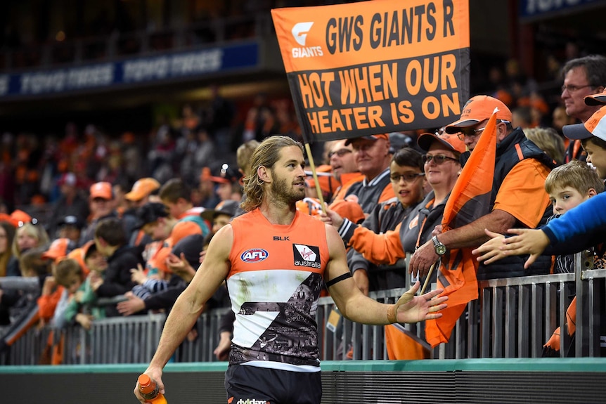 Callan Ward thanks Giants fans after GWS defeats Sydney at Sydney Showgrounds