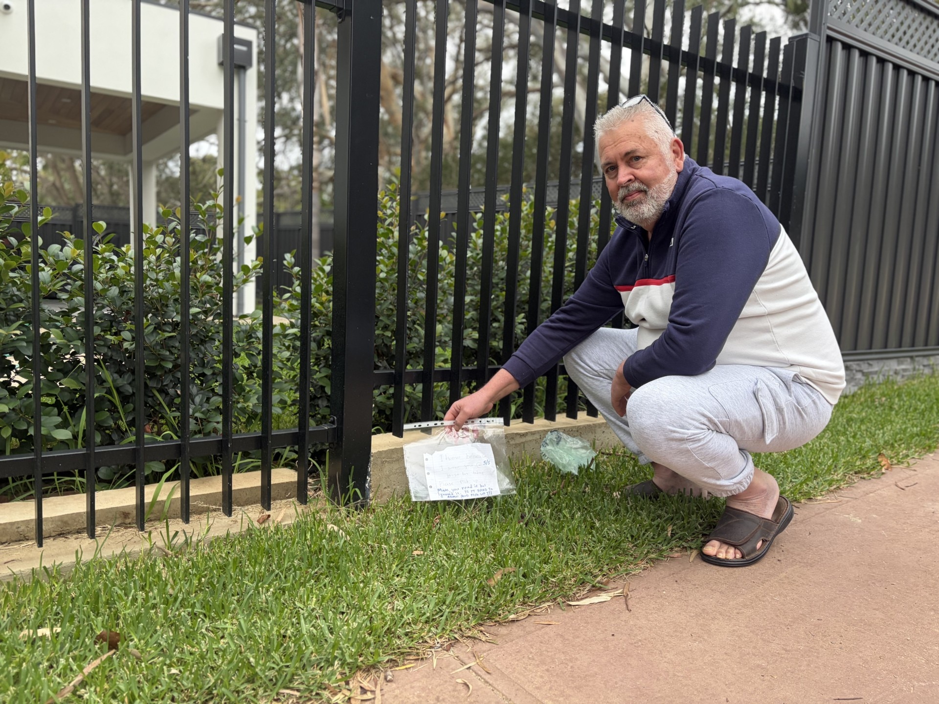 Banksia Bill's cheeky message to stop neighbour's defecating dog