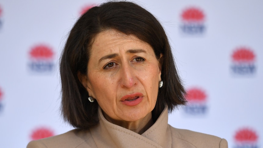 Live: Berejiklian urges Sydneysiders 'please don't mingle with family' as lockdown extended