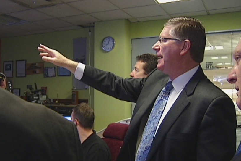 Denis Napthine visiting VicRoads traffic control centre