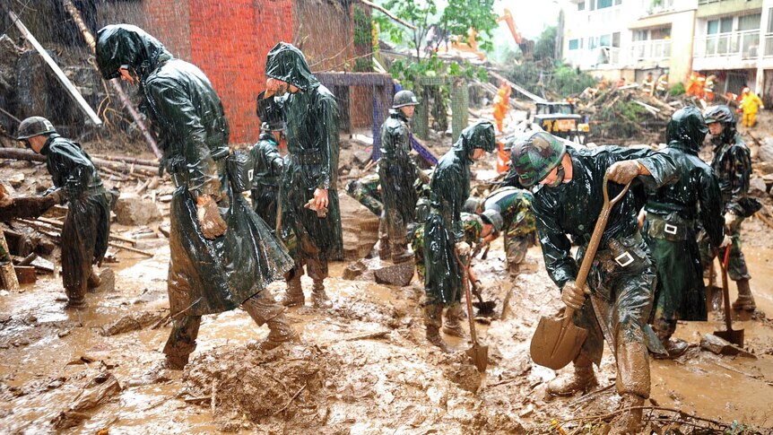 Tens of thousands of South Korean soldiers have started a massive clean-up effort after the wild weather.
