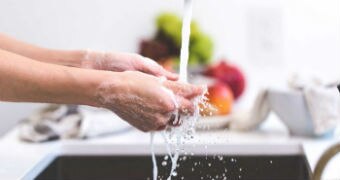 Paper towels or air hand dryers: Which is better for the environment and  hygiene? - ABC News