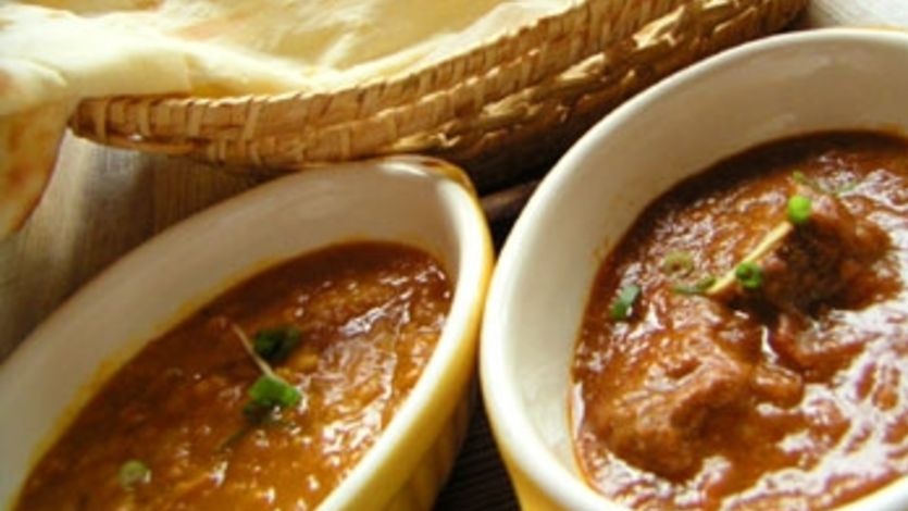 Indian curry with papadums.