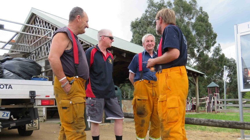 Firefighting volunteers and SES personnel in Tasmania