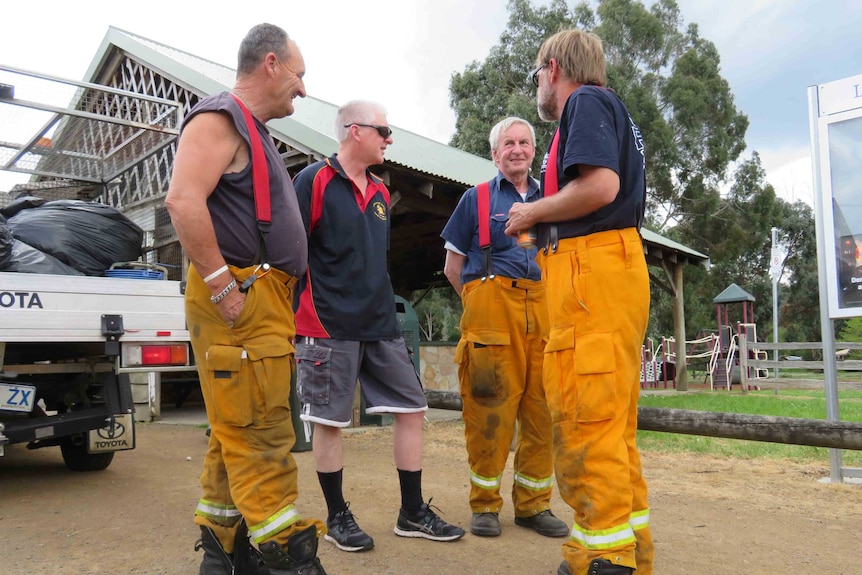 Firefighting volunteers and SES personnel in Tasmania