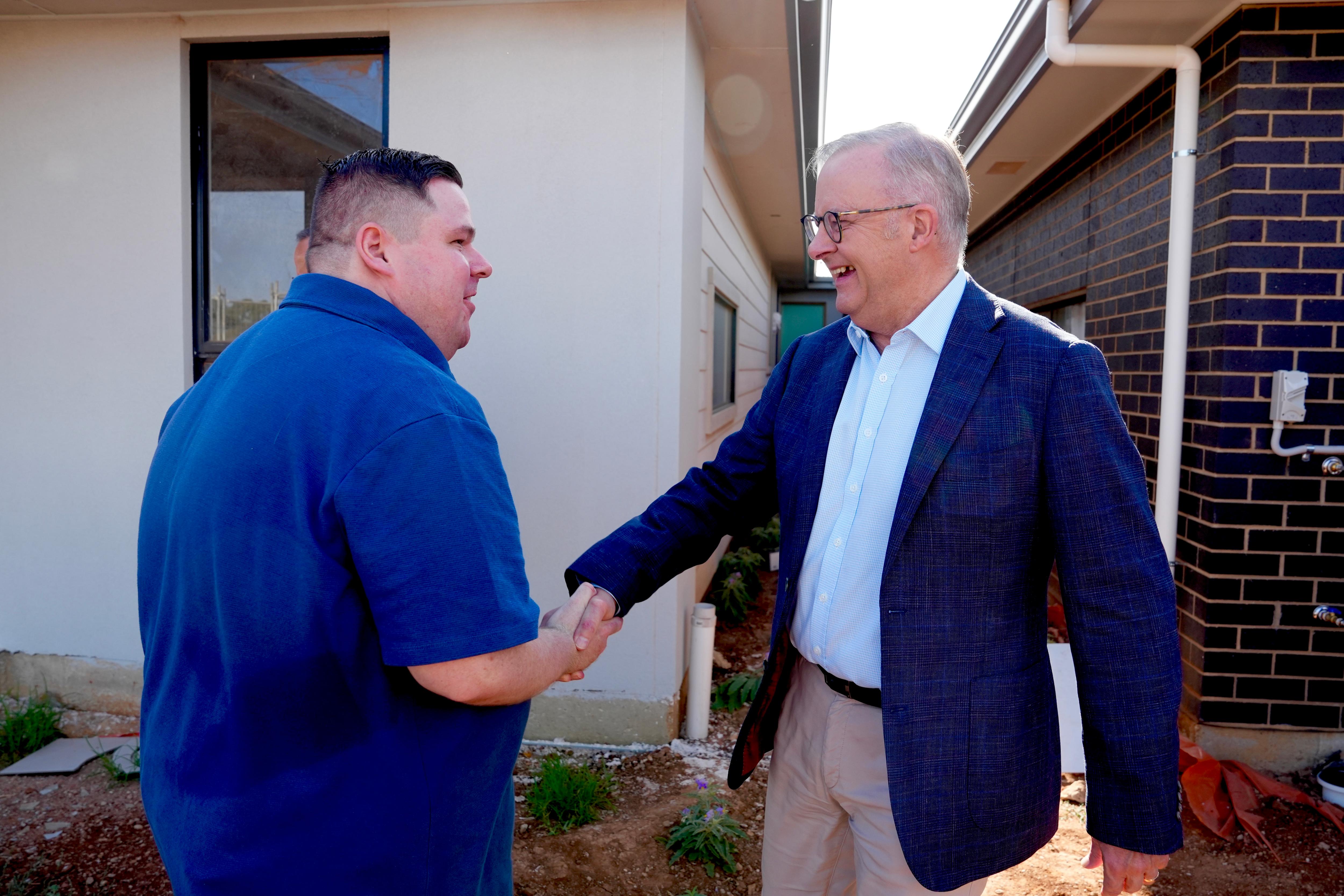 PM and SA premier announce $800m deal for 17,000 new homes