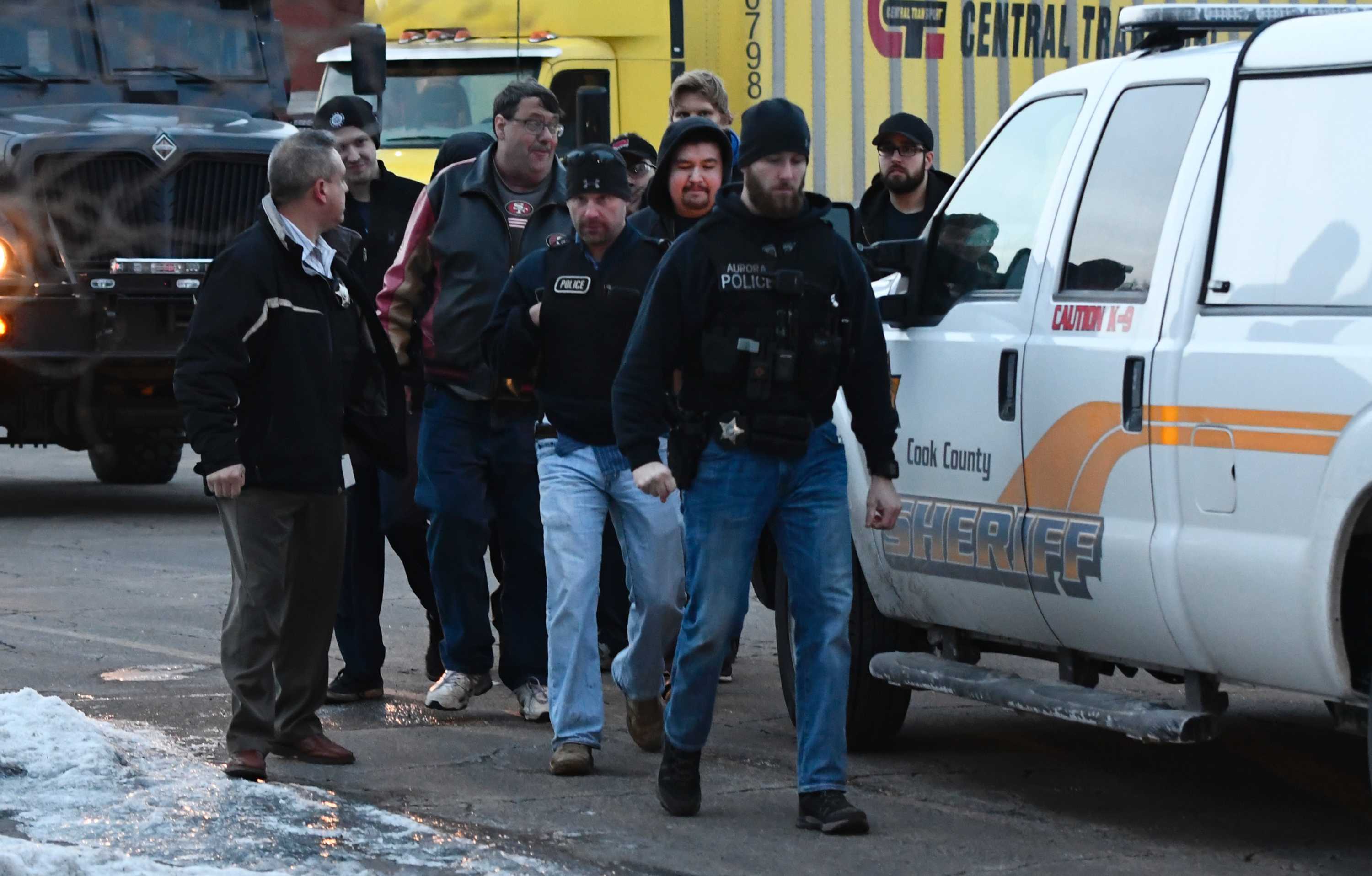 US gunman kills five co-workers at Aurora warehouse before being shot ...