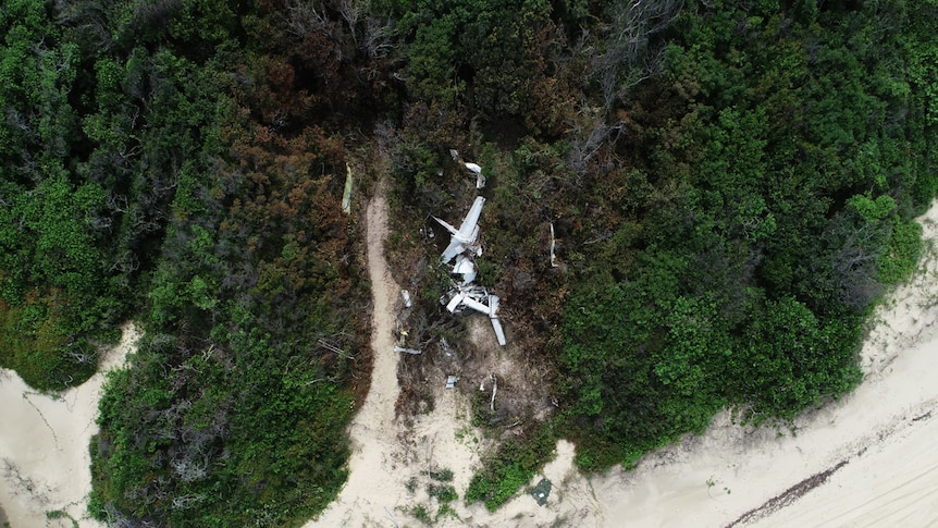 L’enquête apprend que le pilote a volé trop bas, trop vite quelques instants avant que l’avion ne s’écrase dans les dunes de sable de l’extrême nord du Queensland