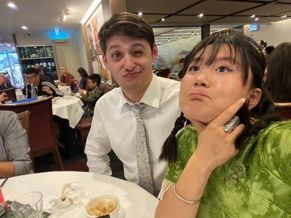 古灵精怪是童雪和Zach的日常。