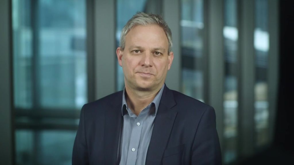 More People Than Ever Are Being Told To Wear Face Masks As Covid Spreads Here S How To Use Them Properly Abc News