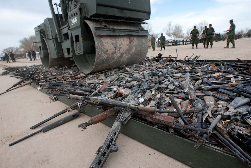 The Mexican army destroys thousands of guns