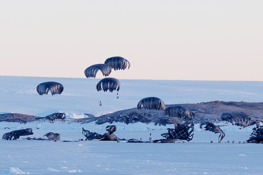 Parachutes with supplies for researchers land in Antarctica