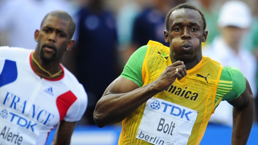 Bolt runs in 200m semi