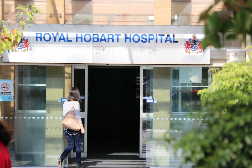 Front entrance to Royal Hobart Hospital